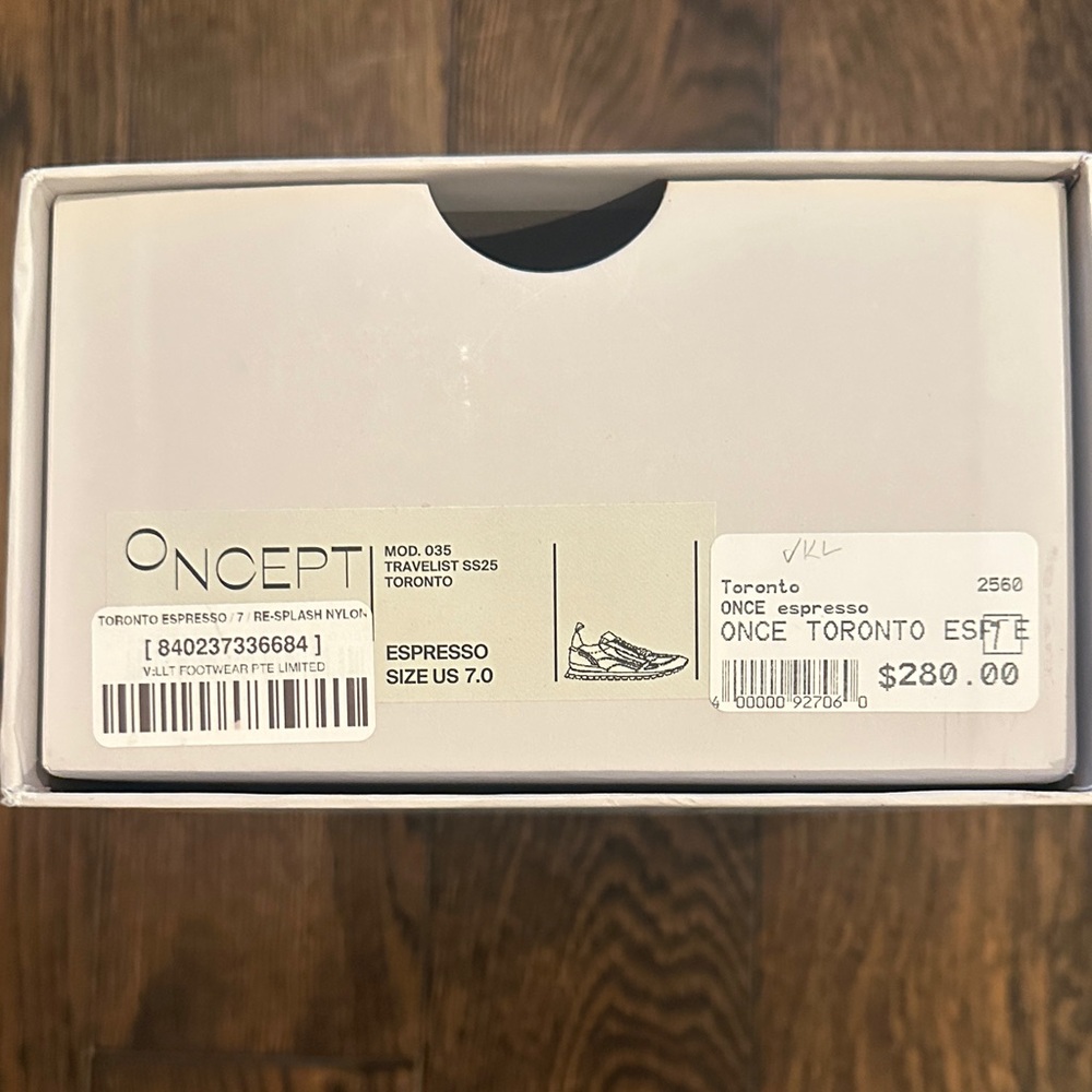 NEW/NEVER WORN ONCEPT  TORONTO Sneakers - Espresso (Women)